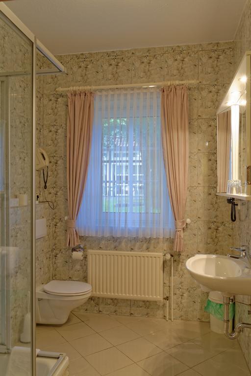 Landhotel Michaelishof Bergen  Zewnętrze zdjęcie